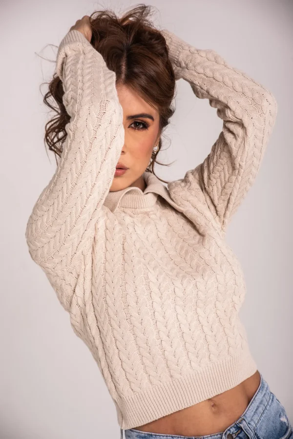 Suéter tejido con cuello