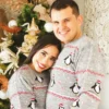 Saco-Gris-Pinguino-pareja Buzo Gris Pingüino navideño (Aguinaldo)